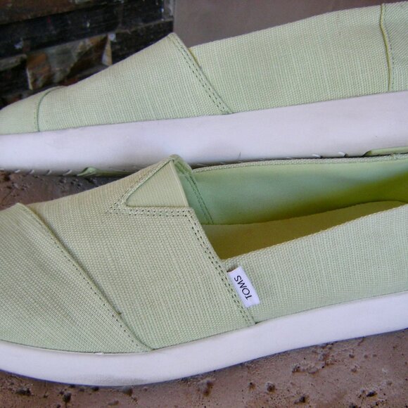 Tom's size 11 Alpargata flats light green - Picture 3 of 7